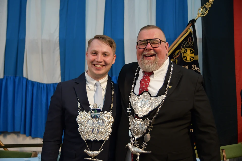 Max Zuther und Karsten Siegers mit ihrem Königssilber beim Vogelschuss am 25. Oktober 2026